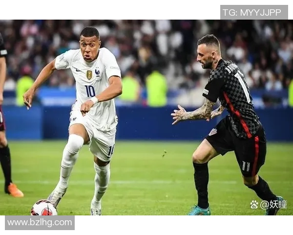 当代足球巨星崛起之路:梅西C罗哈兰德等球员的传奇历程与未来展望 当代足球巨星崛起之路:梅西C罗哈兰德等球员的传奇历程与未来展望