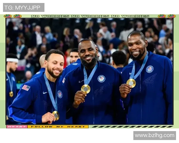 足球四大球星齐聚一堂同框合影展现传奇风采与荣耀时刻 足球四大球星齐聚一堂同框合影展现传奇风采与荣耀时刻