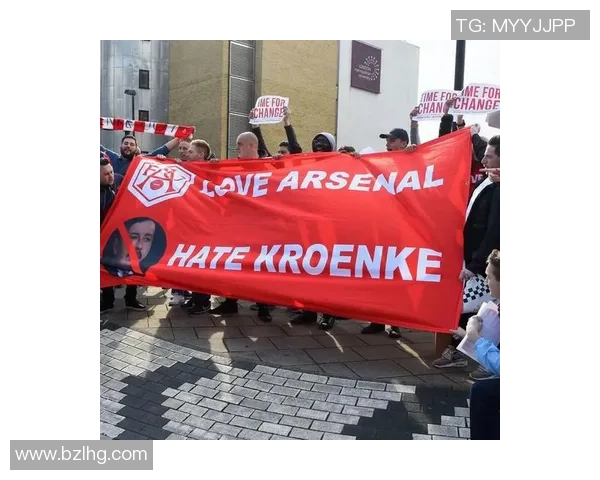 盘点当今足坛炙手可热的世界级足球球星风采与荣耀之路 盘点当今足坛炙手可热的世界级足球球星风采与荣耀之路